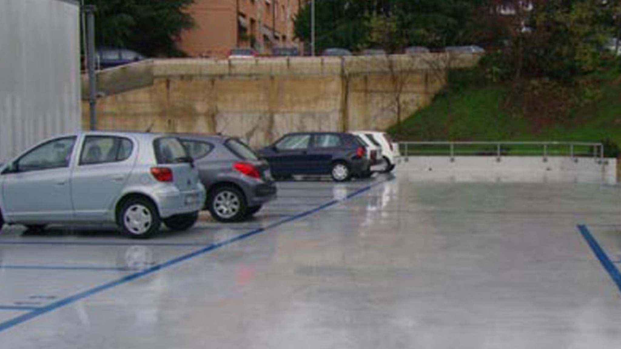 Pavimenti in resina per parcheggi Mapei