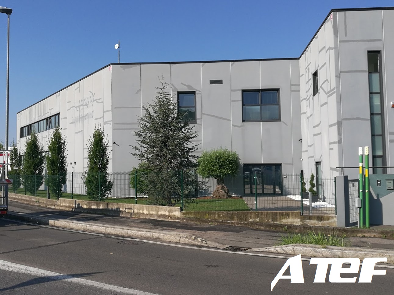 Immagine Due opere in calcestruzzo a confronto. Chi 